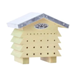 Abri à abeilles en bois et zinc