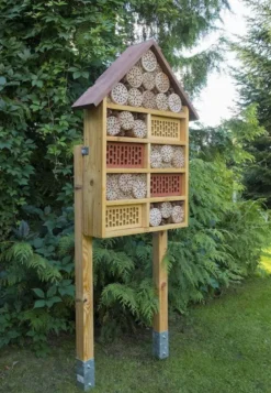 Abri à insectes géant avec pieds inclus