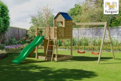Aire de jeux en bois treehouse spacieus
