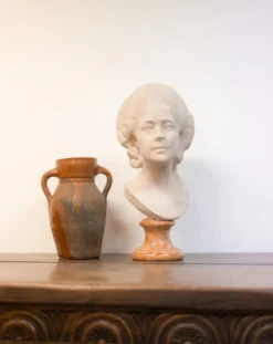 Alix, le buste en plâtre n°457