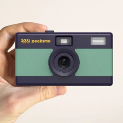 Appareil photo peeksme vert + 1 paire de clips rose + 1 lanière bleue