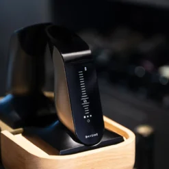 Aérateur de vin instantané et connecté