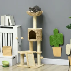 Arbre à chat style cosy chic jacinthe d'eau peluche beige