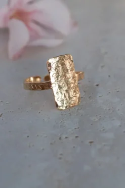 Bague ajustable longue et martelée - sintra