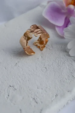 Bague ajustable organique et martelée - arya