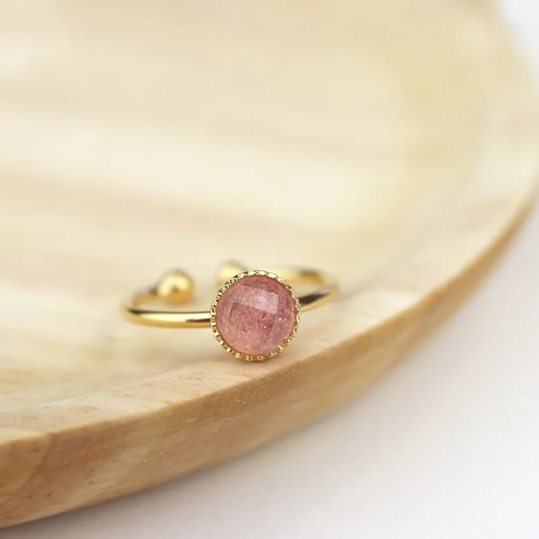 Bague ajustable plaqué or quartz fraise