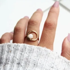 Bague pierre de lune celeste or 50
