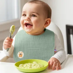 Bavoir en coton bio vert