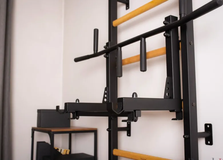Benchk 731b espalier bois métal noir