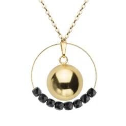 Bola de grossesse et spinelle noir