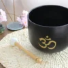 Bol chantant en cristal om noir 20 cm