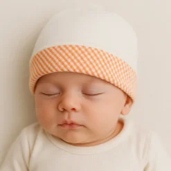 Bonnet de naissance en coton bio vichy