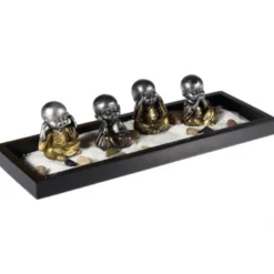 4 bonzes sur jardin zen