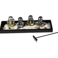 4 bonzes sur jardin zen