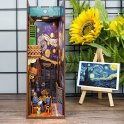 Book nook vincent van gogh