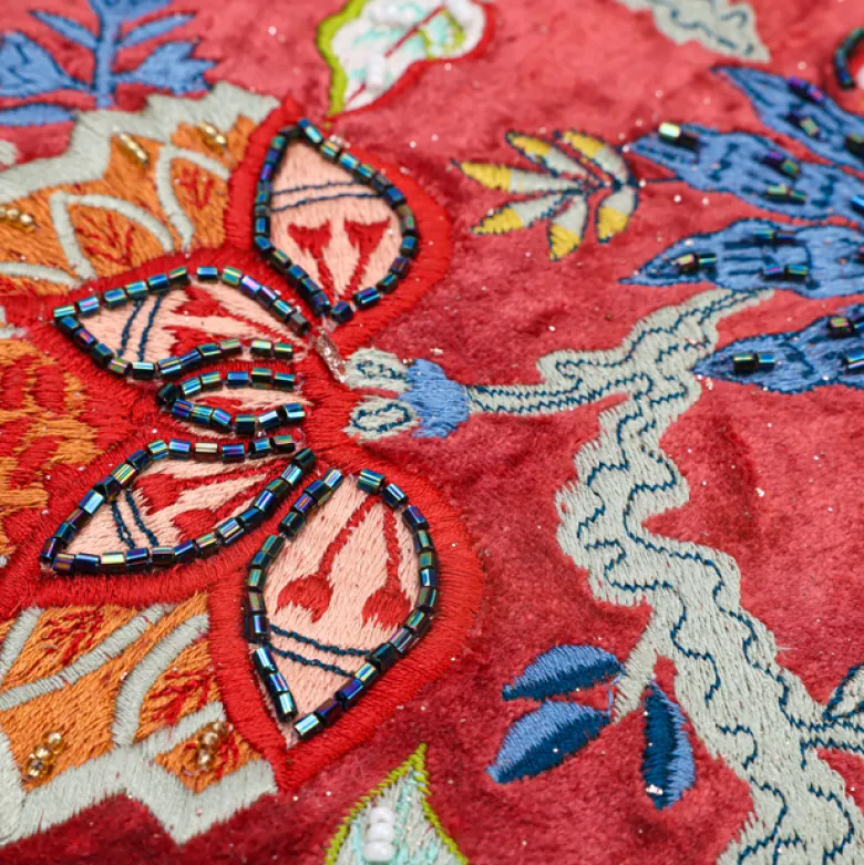 Boîte à bijoux broderie artisanale rouge et bleu