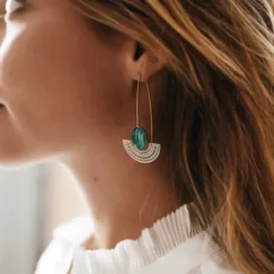Boucles azteque longue nacre blanche