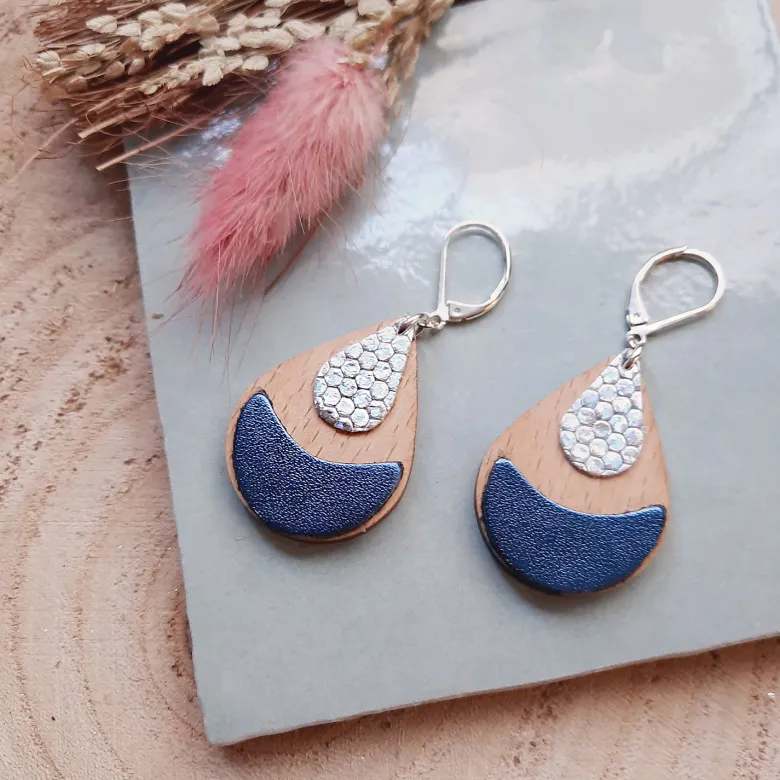 Boucles d'oreilles pendantes arty bleu klein
