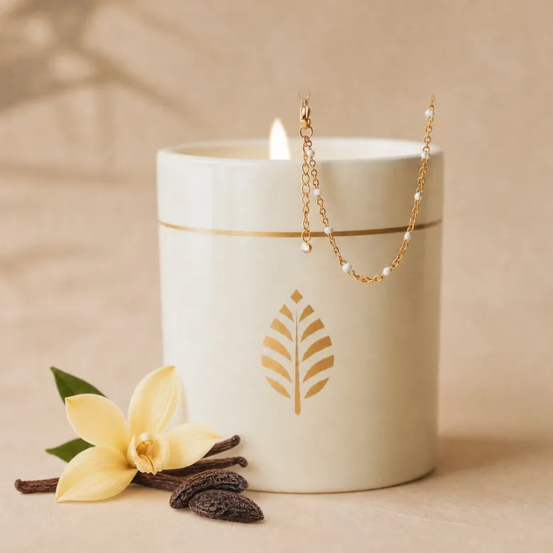 Bougie-bijou avec bracelet perles blanches & cristal