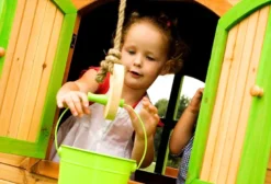Cabane en bois sur pilotis sophie