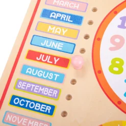 Calendrier mural en bois