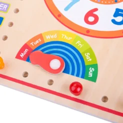 Calendrier mural en bois