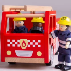 Camion de pompiers de ville en bois