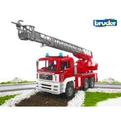 Camion de pompiers man avec pompe à eau
