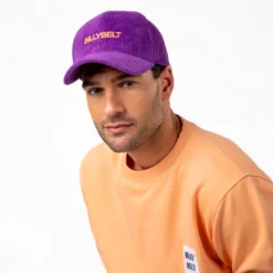Casquette en velours violet