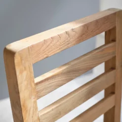Chaise en bois de teck recyclé