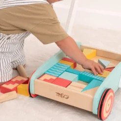 Chariot de marche avec cubes