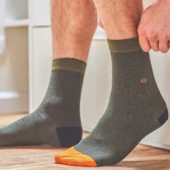 Chaussettes rayées kaki