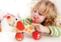 Chien à tirer en bois hape