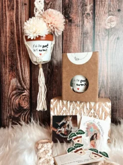 Coffret j’ai du pot de t’avoir – cadeau plantes & macramé