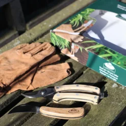 Coffret outils pour tailler