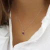 Collier améthyste violette et chaine en acier inoxydable couleur argent