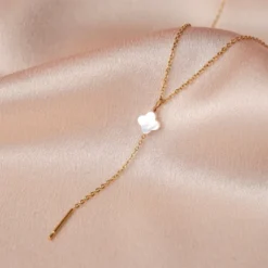 Collier en y trèfle