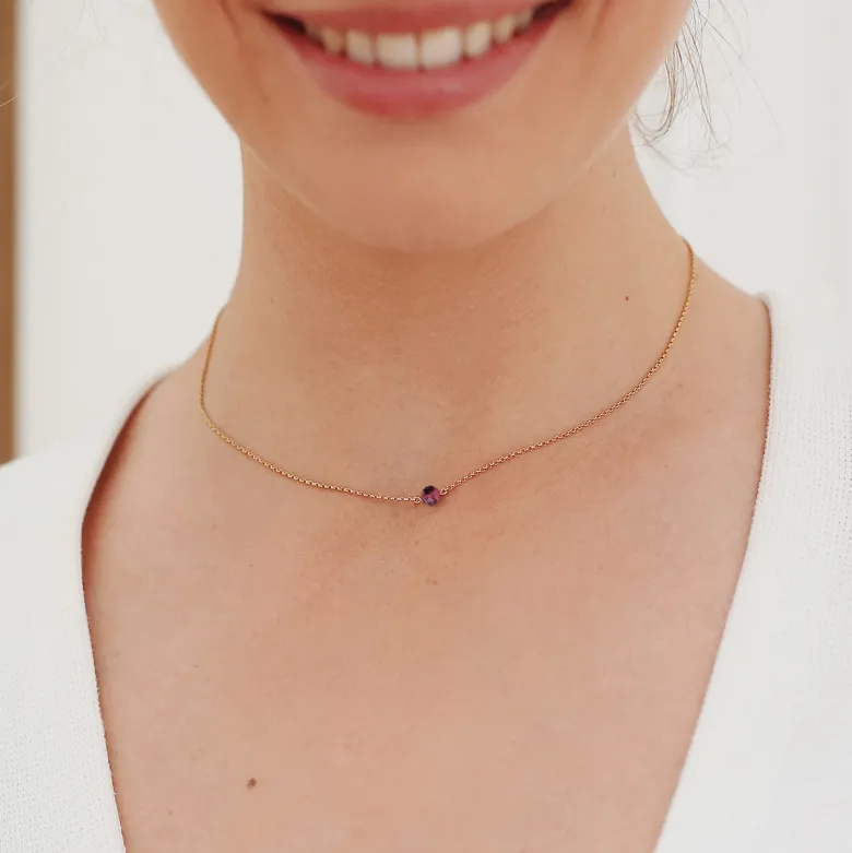 Collier grenat - essentiel