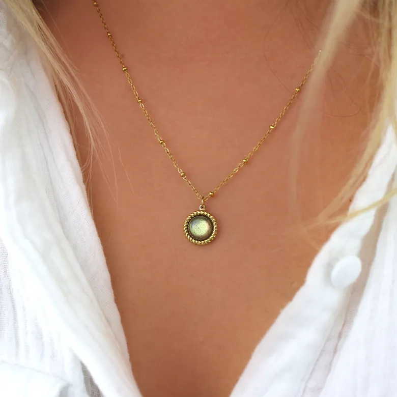 Collier pendentif tressé et labradorite