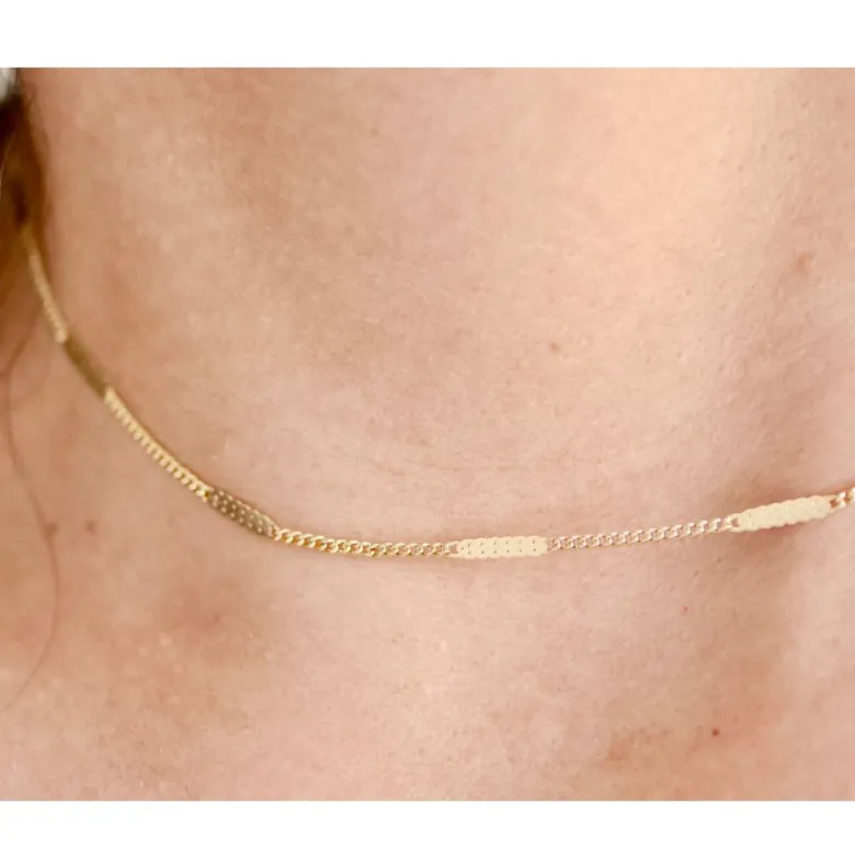 Collier ras du cou plaqué or 14 k , chaine fine, barres, doré