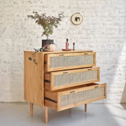 Commode en bois de mindi et cannage