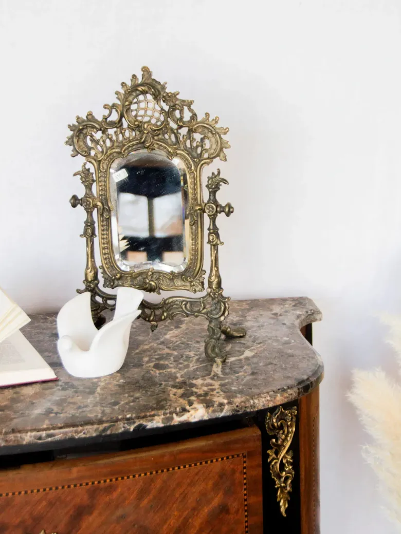 Commode en bois et bronze n°532