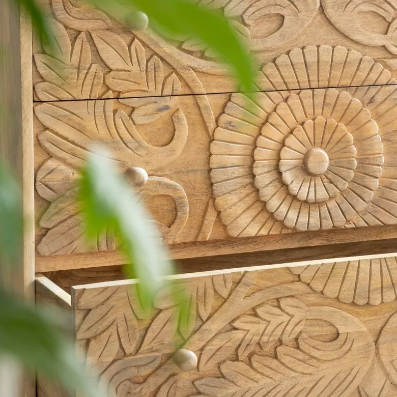 Commode sculpté en bois de manguier adonie