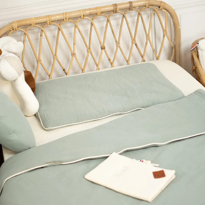 Couette et oreiller prêt à dormir
