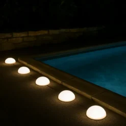 Demi boules solaires à piquer half moon