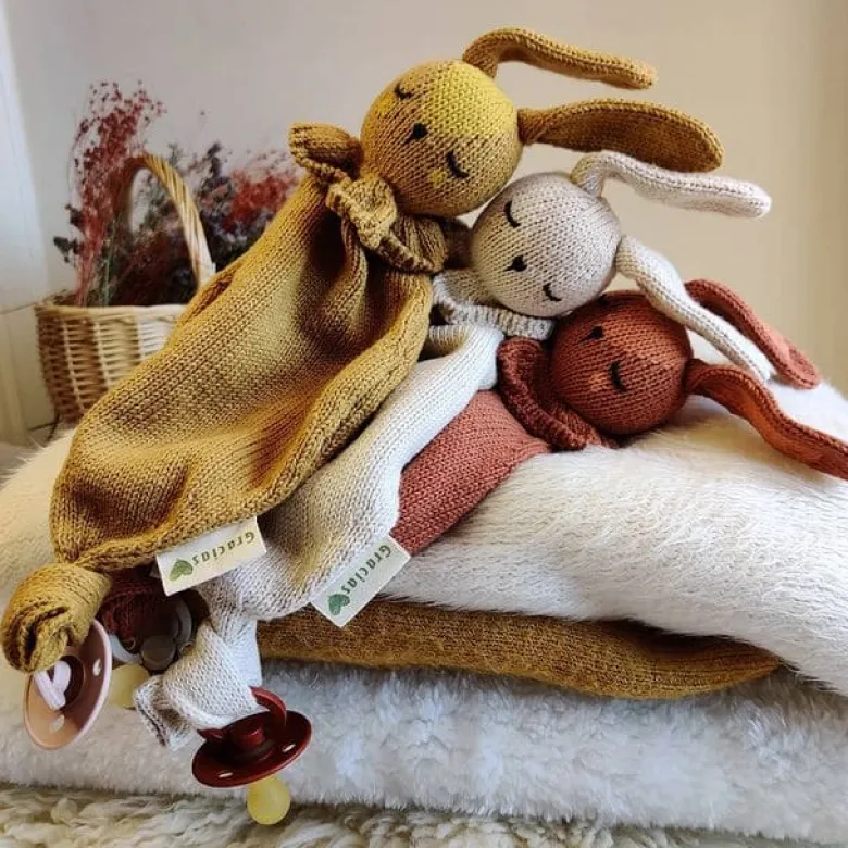 Doudou attache tétine lapin caramel