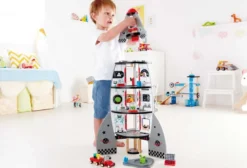Fusée spatiale en bois hape