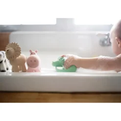 Hippopotame en caoutchouc naturel