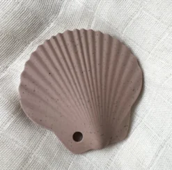 Hochet de dentition coquillage marron