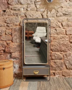 Igor, le miroir d'entrée en métal n°882